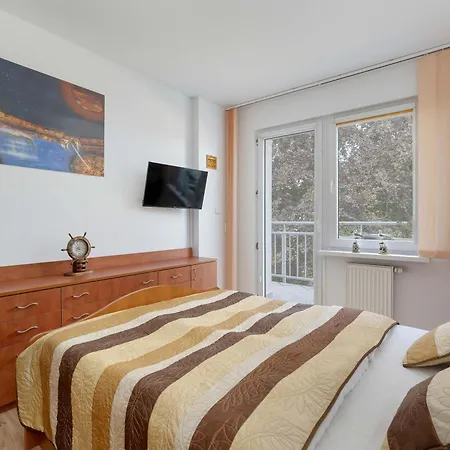 Apartment Bielik With Balcony By The Sea By Renters