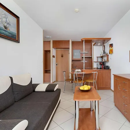 Bielik With Balcony By The Sea By Renters Apartment Misdroy